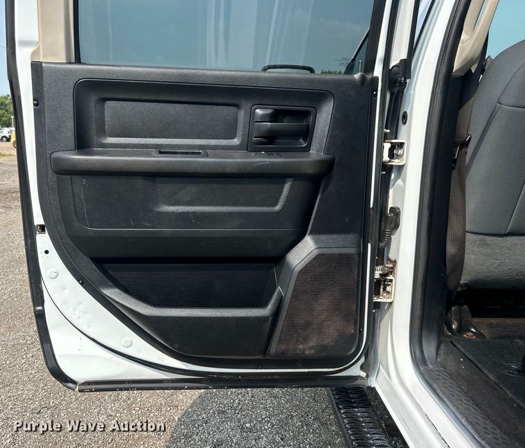 image for item EG0970 2014 Dodge Ram 2500 Crew Cab utility bed pickup truck