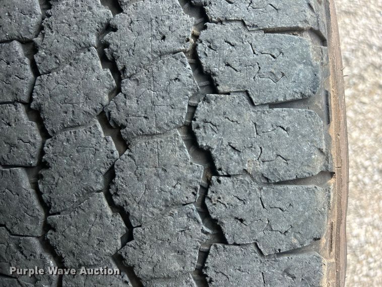 image for item EG0970 2014 Dodge Ram 2500 Crew Cab utility bed pickup truck