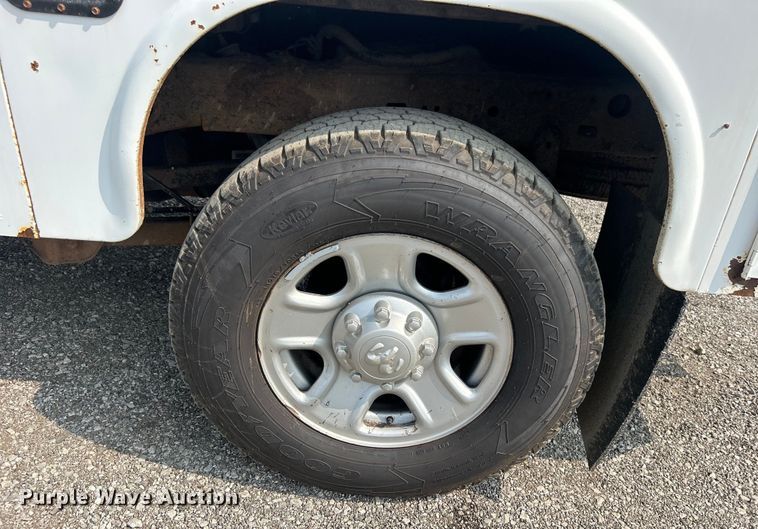 image for item EG0970 2014 Dodge Ram 2500 Crew Cab utility bed pickup truck