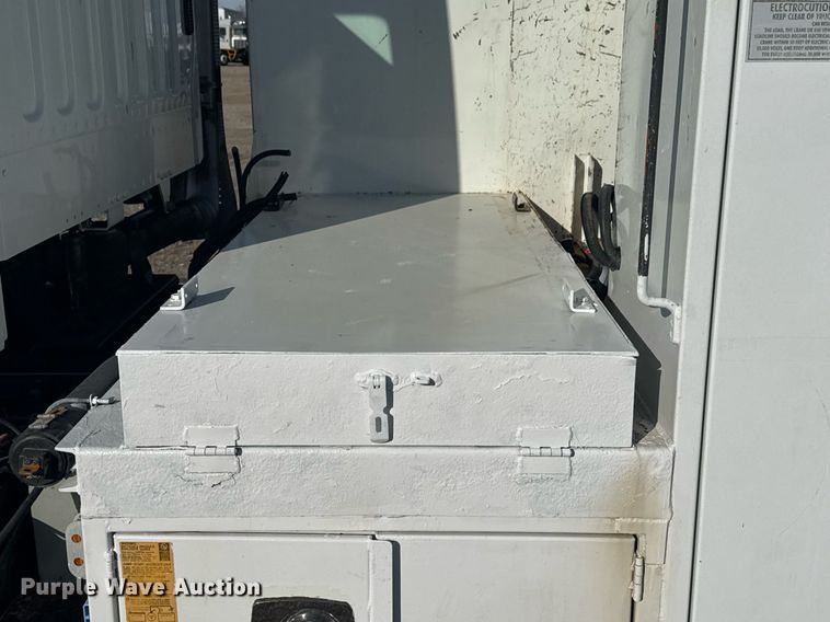 image for item EG2343 2010 Freightliner Business Class M2 utility / service truck