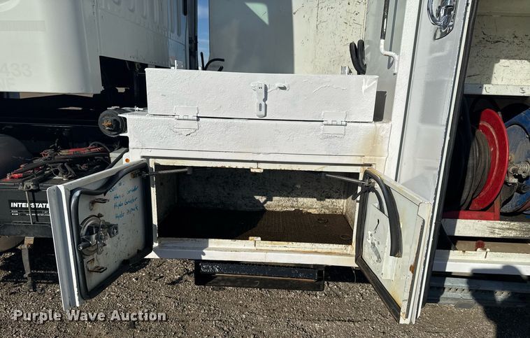 image for item EG2343 2010 Freightliner Business Class M2 utility / service truck