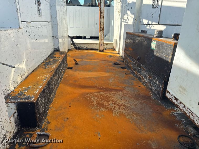 image for item EG2343 2010 Freightliner Business Class M2 utility / service truck