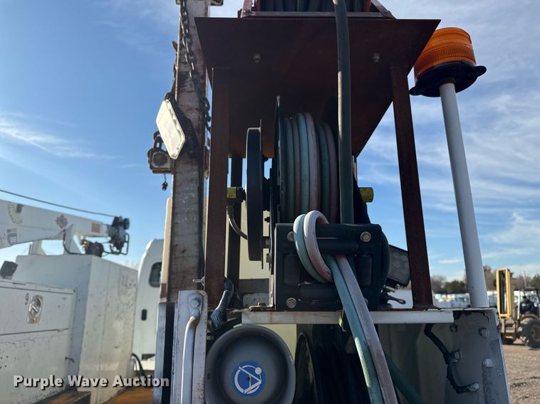 image for item EG2343 2010 Freightliner Business Class M2 utility / service truck