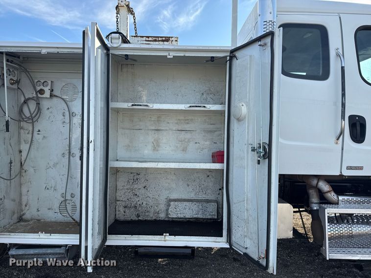 image for item EG2343 2010 Freightliner Business Class M2 utility / service truck