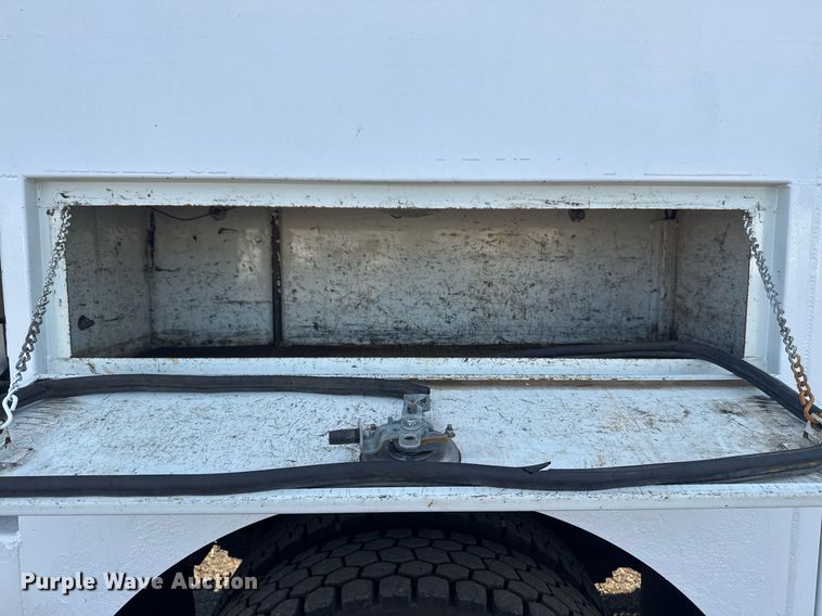 image for item EG2343 2010 Freightliner Business Class M2 utility / service truck