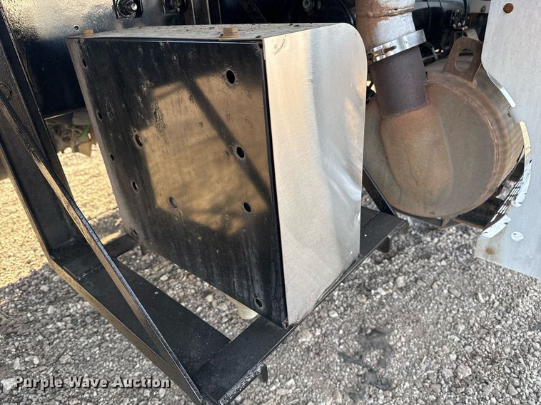 image for item EG2343 2010 Freightliner Business Class M2 utility / service truck