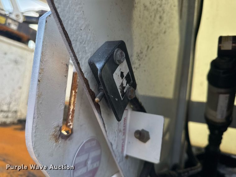 image for item EG2343 2010 Freightliner Business Class M2 utility / service truck