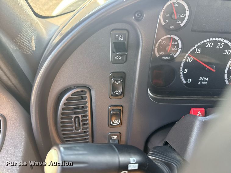 image for item EG2343 2010 Freightliner Business Class M2 utility / service truck