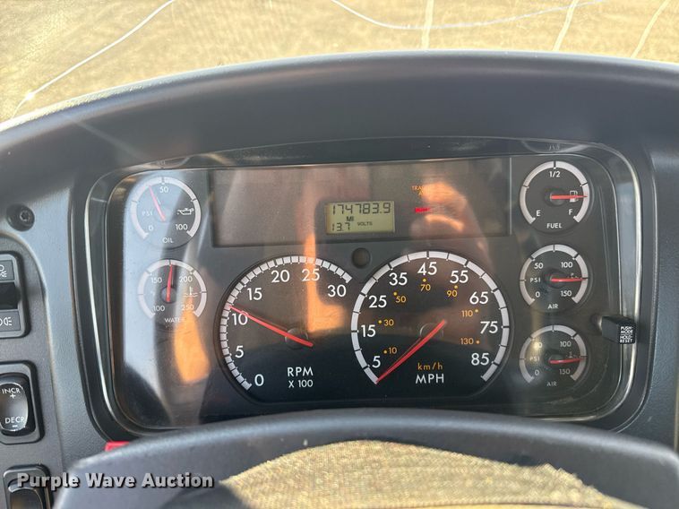 image for item EG2343 2010 Freightliner Business Class M2 utility / service truck