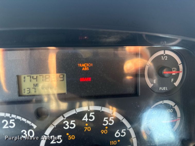 image for item EG2343 2010 Freightliner Business Class M2 utility / service truck