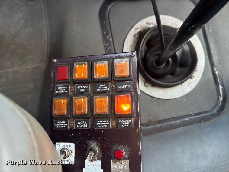 image for item EG2343 2010 Freightliner Business Class M2 utility / service truck