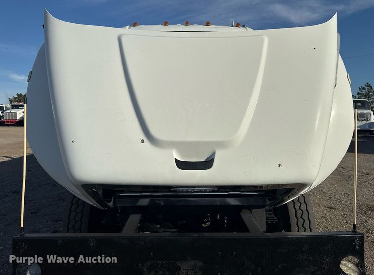 image for item EG2343 2010 Freightliner Business Class M2 utility / service truck