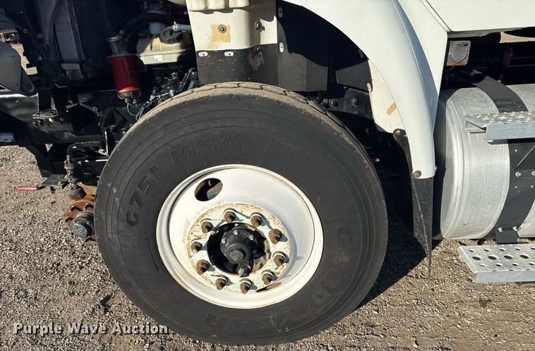 image for item EG2343 2010 Freightliner Business Class M2 utility / service truck