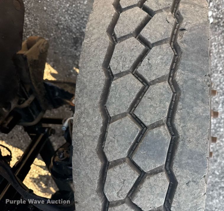 image for item EG2343 2010 Freightliner Business Class M2 utility / service truck