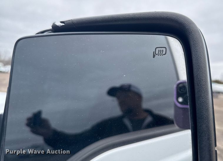 image for item EG2535 2014 Ford F550 Super Duty utility bed pickup truck