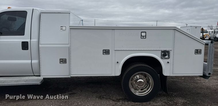 image for item EG2535 2014 Ford F550 Super Duty utility bed pickup truck