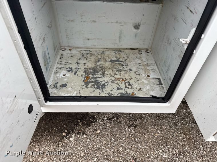 image for item EG2535 2014 Ford F550 Super Duty utility bed pickup truck