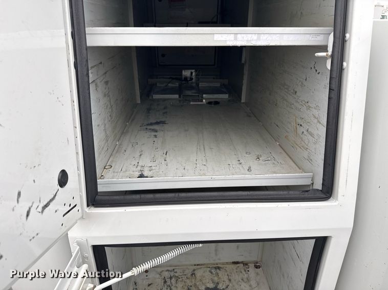 image for item EG2535 2014 Ford F550 Super Duty utility bed pickup truck