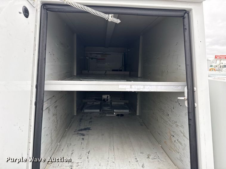 image for item EG2535 2014 Ford F550 Super Duty utility bed pickup truck