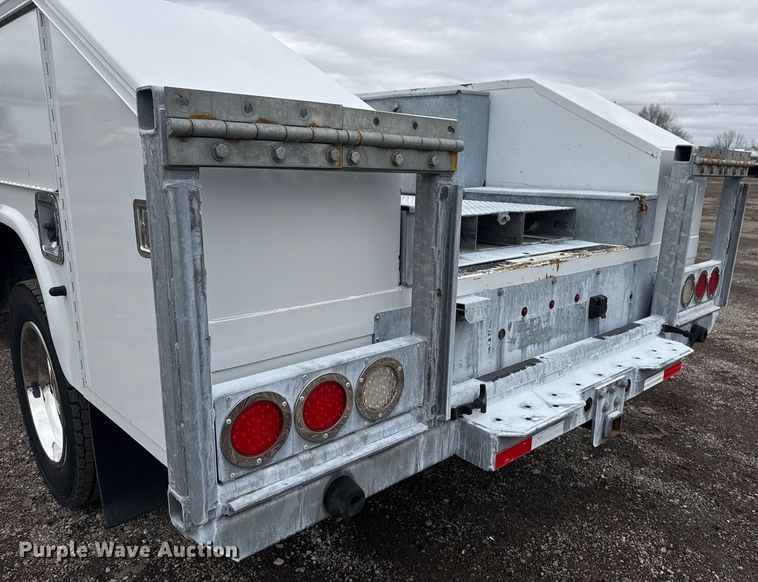 image for item EG2535 2014 Ford F550 Super Duty utility bed pickup truck