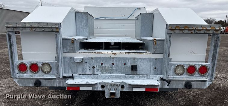 image for item EG2535 2014 Ford F550 Super Duty utility bed pickup truck