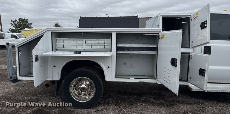 image for item EG2535 2014 Ford F550 Super Duty utility bed pickup truck