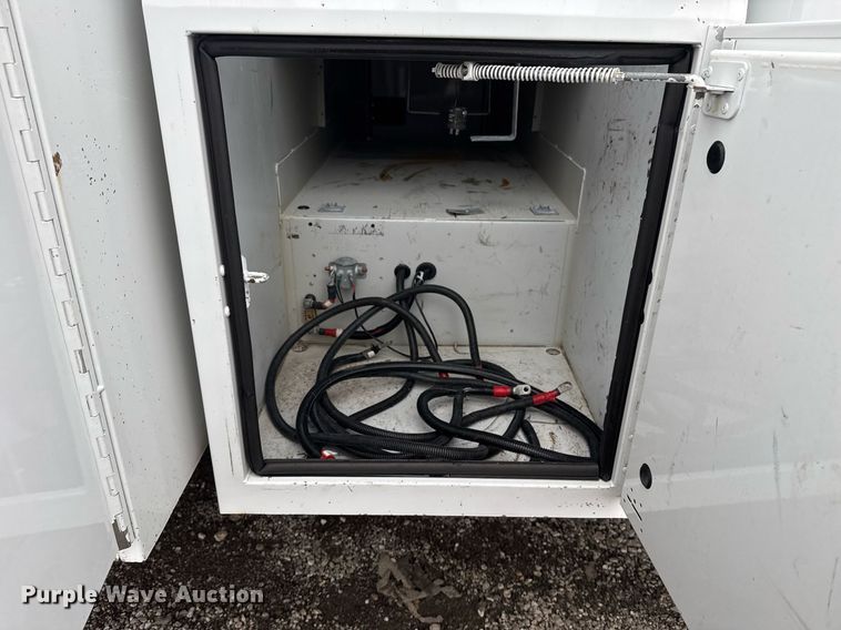 image for item EG2535 2014 Ford F550 Super Duty utility bed pickup truck