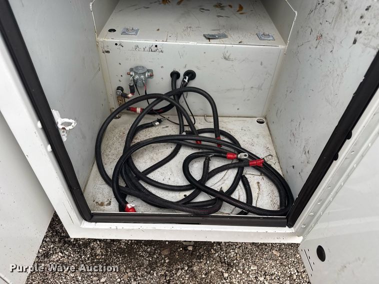 image for item EG2535 2014 Ford F550 Super Duty utility bed pickup truck