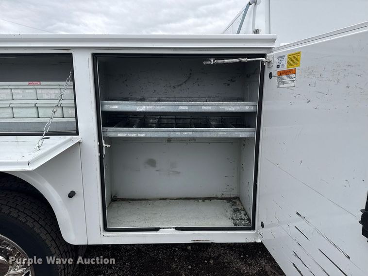 image for item EG2535 2014 Ford F550 Super Duty utility bed pickup truck