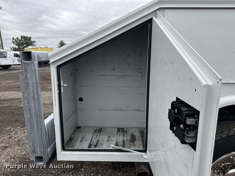 image for item EG2535 2014 Ford F550 Super Duty utility bed pickup truck