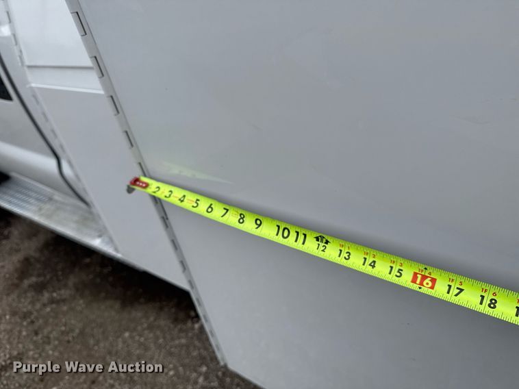 image for item EG2535 2014 Ford F550 Super Duty utility bed pickup truck