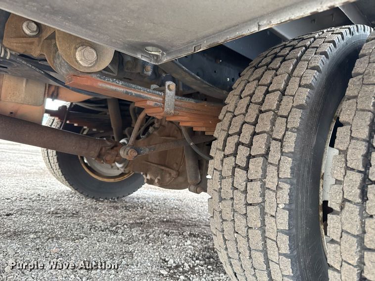 image for item EG2535 2014 Ford F550 Super Duty utility bed pickup truck