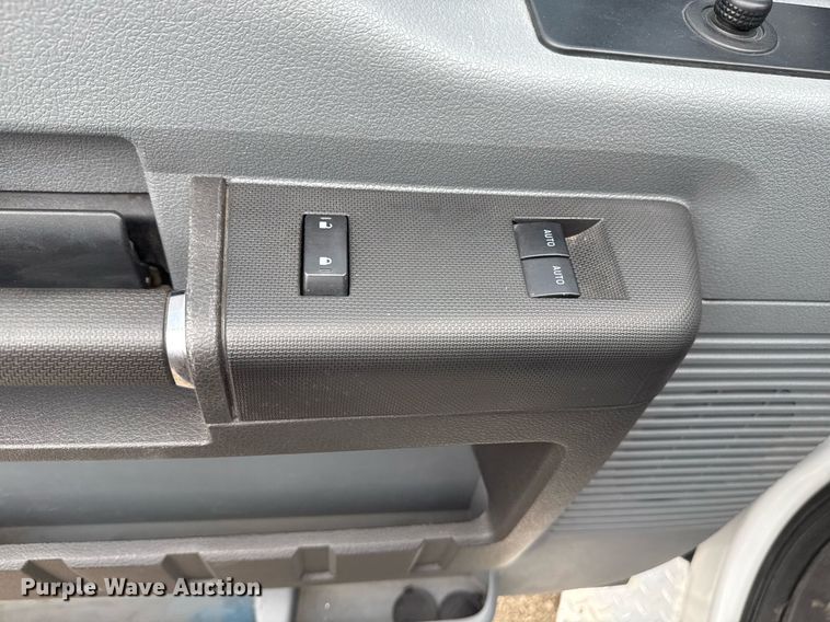 image for item EG2535 2014 Ford F550 Super Duty utility bed pickup truck