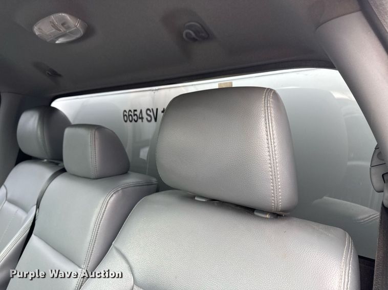 image for item EG2535 2014 Ford F550 Super Duty utility bed pickup truck