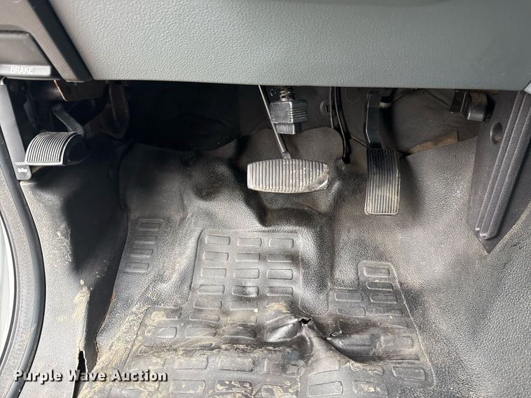 image for item EG2535 2014 Ford F550 Super Duty utility bed pickup truck