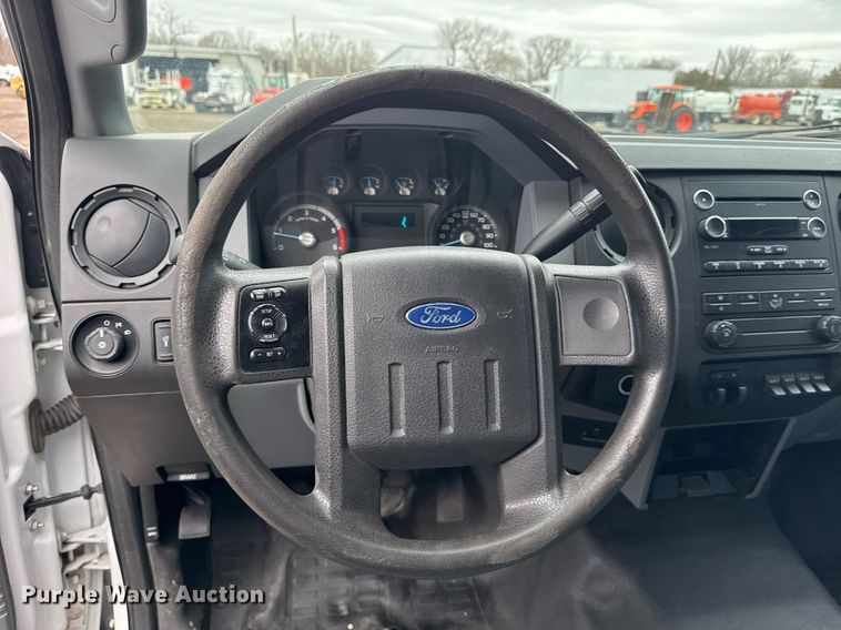 image for item EG2535 2014 Ford F550 Super Duty utility bed pickup truck