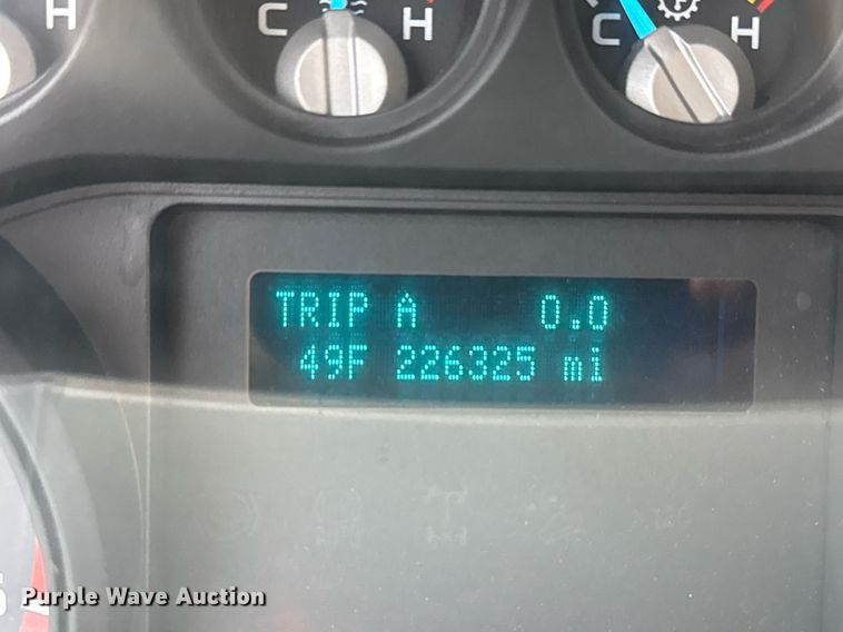 image for item EG2535 2014 Ford F550 Super Duty utility bed pickup truck