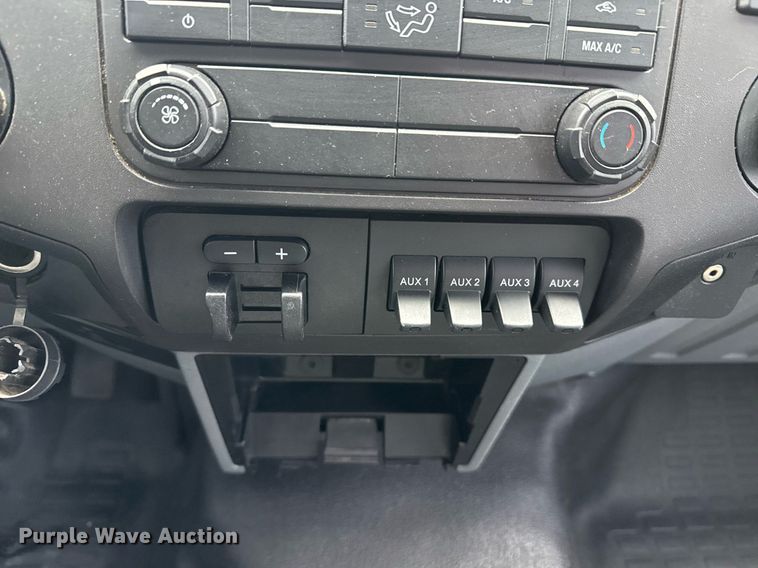 image for item EG2535 2014 Ford F550 Super Duty utility bed pickup truck