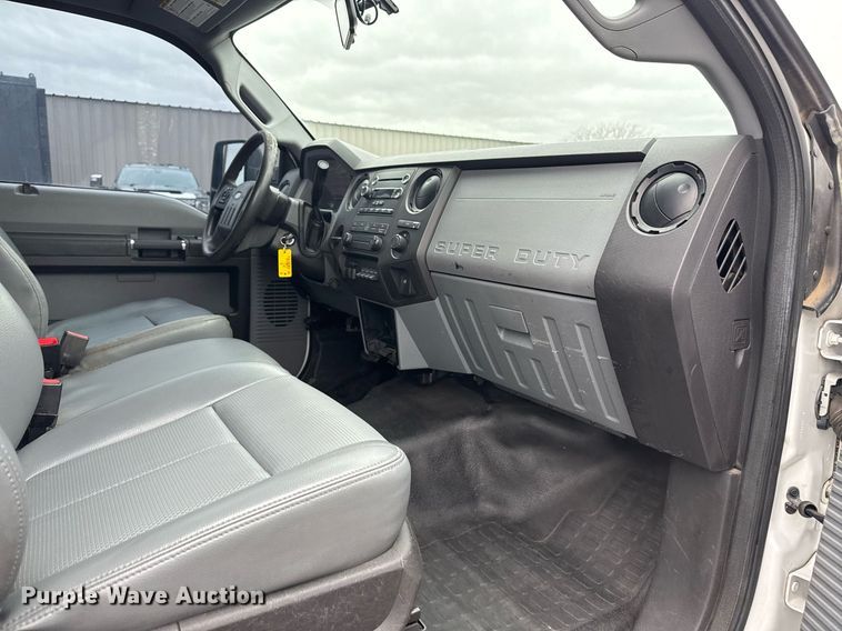 image for item EG2535 2014 Ford F550 Super Duty utility bed pickup truck