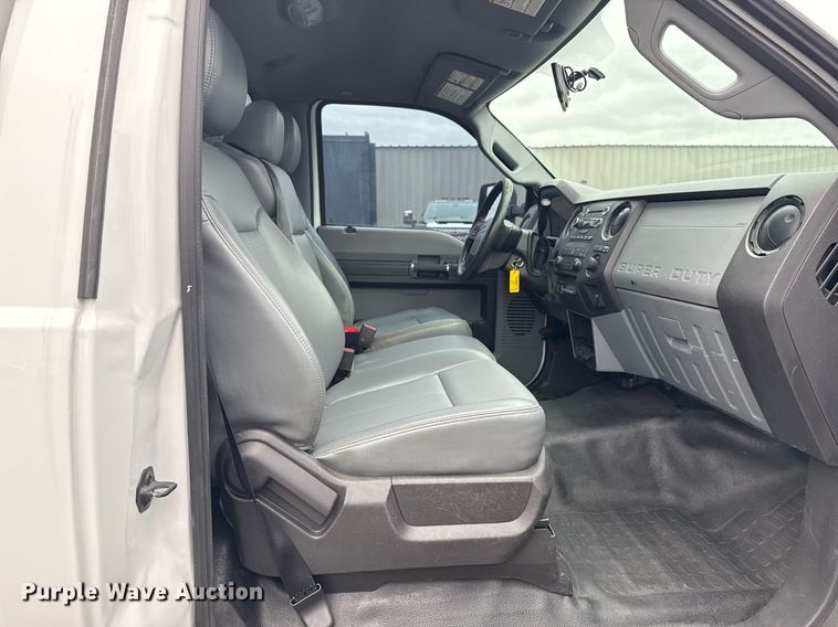 image for item EG2535 2014 Ford F550 Super Duty utility bed pickup truck