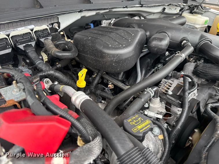 image for item EG2535 2014 Ford F550 Super Duty utility bed pickup truck