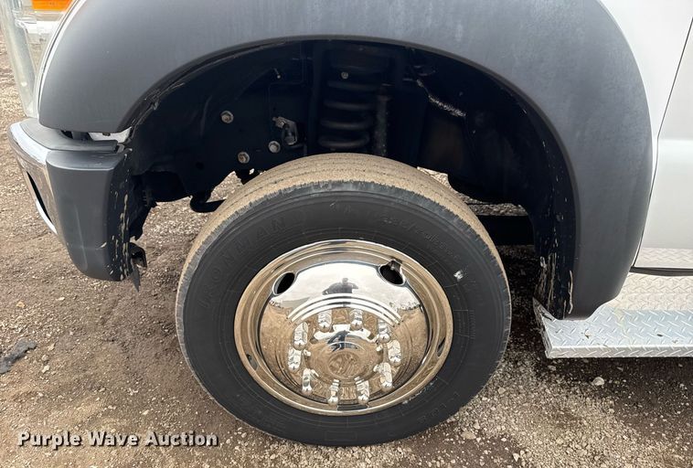 image for item EG2535 2014 Ford F550 Super Duty utility bed pickup truck