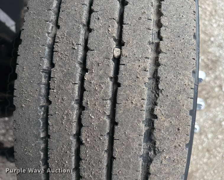 image for item EG2535 2014 Ford F550 Super Duty utility bed pickup truck