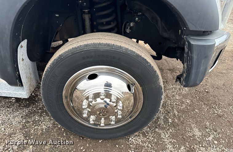 image for item EG2535 2014 Ford F550 Super Duty utility bed pickup truck