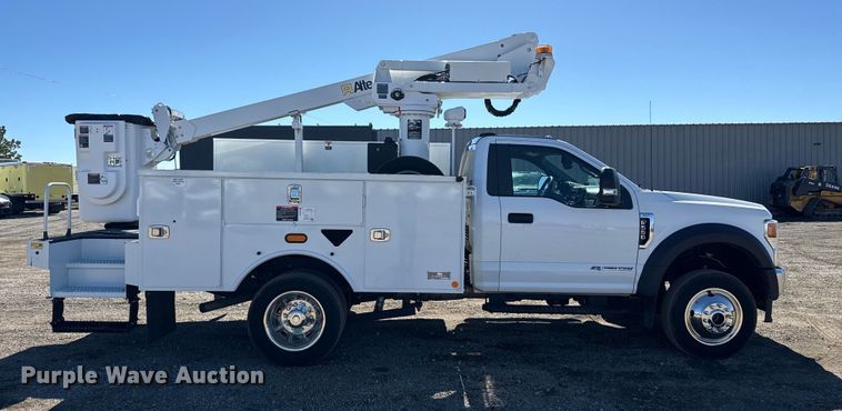 image for item EG2577 2020 Ford F550 Super Duty bucket truck