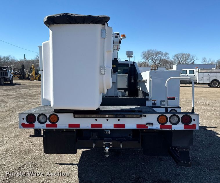 image for item EG2577 2020 Ford F550 Super Duty bucket truck