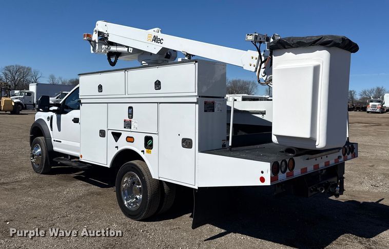 image for item EG2577 2020 Ford F550 Super Duty bucket truck