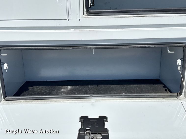 image for item EG2577 2020 Ford F550 Super Duty bucket truck