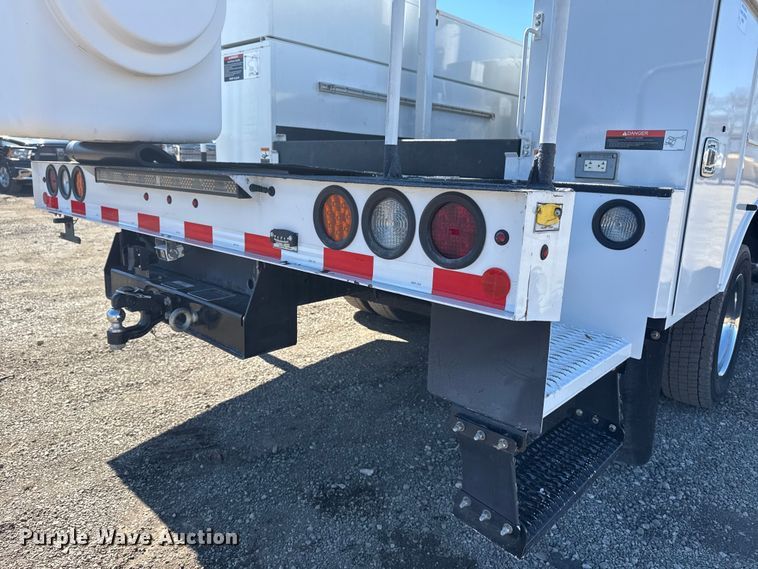 image for item EG2577 2020 Ford F550 Super Duty bucket truck