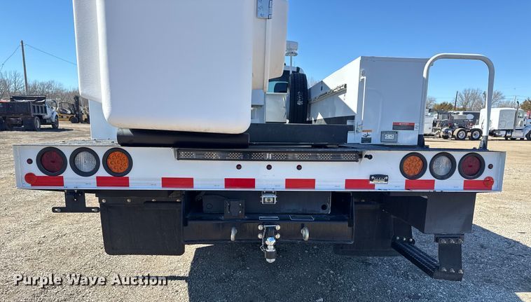 image for item EG2577 2020 Ford F550 Super Duty bucket truck